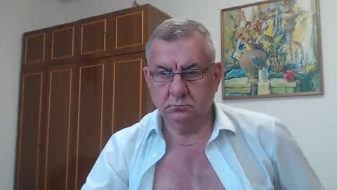Snapshot of machomale3 chatting on September 15, 4:07 pm Macho online show from September 15, 4:07 pm