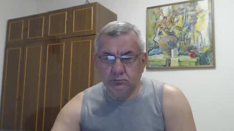 Snapshot of machomale3 chatting on October 4, 4:05 pm Macho online show from October 4, 4:05 pm