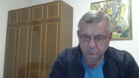 Snapshot of machomale3 chatting on November 15, 3:19 pm Macho online show from November 15, 3:19 pm