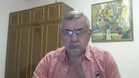 Snapshot of machomale3 chatting on November 16, 3:28 pm Macho online show from November 16, 3:28 pm