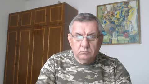 Snapshot of machomale3 chatting on February 5, 1:49 pm Macho online show from February 5, 1:49 pm