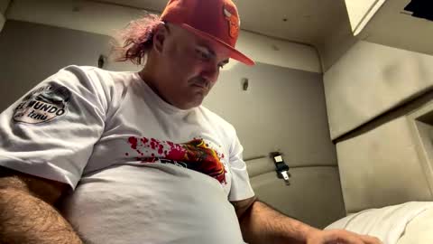 Snapshot of machuelbibliotecario chatting on March 3, 4:40 am machu el bibliotecario online show from March 3, 4:40 am