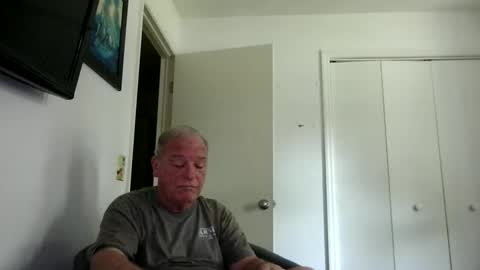 mackdocc001 online show from April 18, 5:17 pm