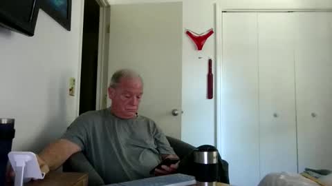 Snapshot of mackdocc001 chatting on April 21, 6:01 pm mackdocc001 online show from April 21, 6:01 pm