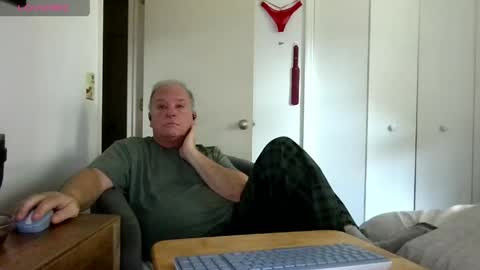 Snapshot of mackdocc001 chatting on April 23, 8:22 pm mackdocc001 online show from April 23, 8:22 pm