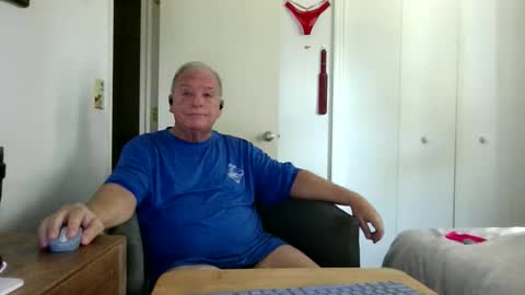 Snapshot of mackdocc001 chatting on April 24, 3:58 pm mackdocc001 online show from April 24, 3:58 pm