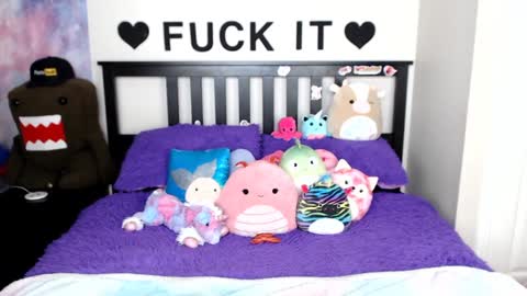 Mackenzie Wolfe online show from January 18, 7:38 am