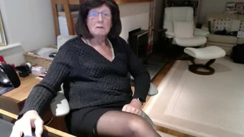 Deanne online show from November 22, 4:28 pm