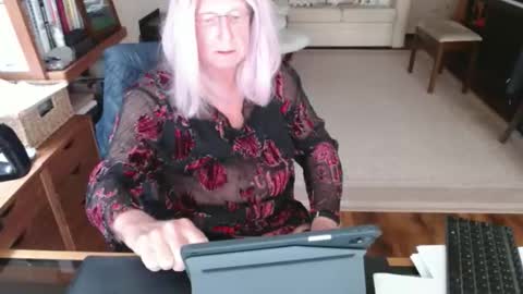 Deanne online show from May 18, 2:01 pm