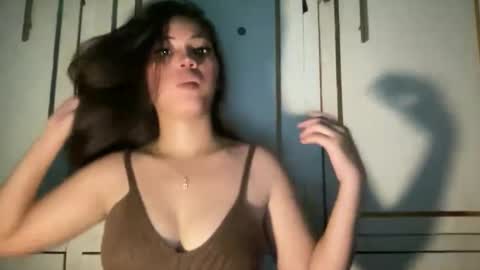 Snapshot of macycollinx chatting on January 18, 2:37 am Maceey online show from January 18, 2:37 am