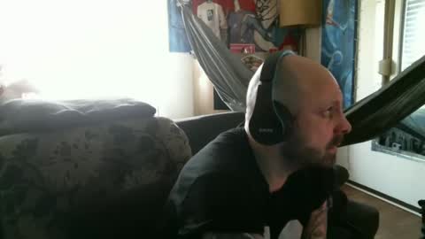 Snapshot of mad_dem0n chatting on February 11, 9:31 am Manuel online show from February 11, 9:31 am