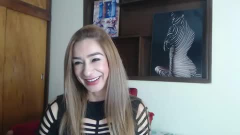 Snapshot of madam_dali chatting on March 4, 12:44 pm Dalila online show from March 4, 12:44 pm