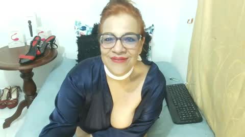 Snapshot of madame_desire_ chatting on April 25, 1:41 pm madame_desire_ online show from April 25, 1:41 pm
