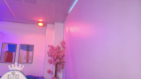 Madame Scarllet  online show from April 13, 11:27 am