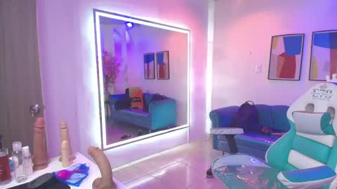 Madame Scarllet  online show from April 15, 11:39 am