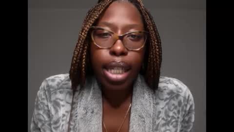 Snapshot of madamindigo chatting on January 5, 6:13 am YourMadamIndigo online show from January 5, 6:13 am