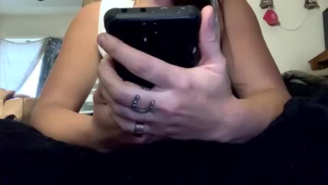 SummerPeach online show from December 31, 11:28 pm