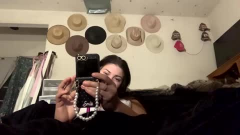 SummerPeach online show from January 1, 5:33 am