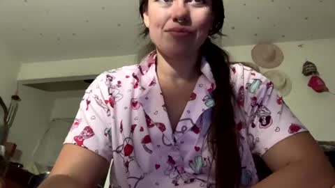 SummerPeach online show from January 4, 2:56 am