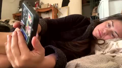 SummerPeach online show from January 22, 4:23 pm