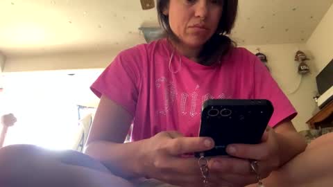 SummerPeach online show from January 28, 4:19 pm