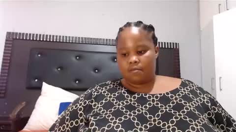 Snapshot of madamzee chatting on January 2, 9:54 am madamzee online show from January 2, 9:54 am