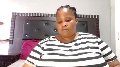 Snapshot of madamzee chatting on January 6, 8:46 am madamzee online show from January 6, 8:46 am