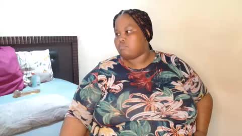 Snapshot of madamzee chatting on May 14, 9:32 pm madamzee online show from May 14, 9:32 pm