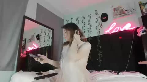 Snapshot of maddi_avalon chatting on October 18, 2:58 am Maddi Avalon online show from October 18, 2:58 am