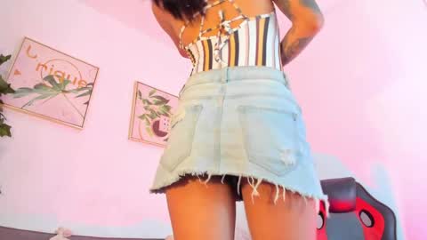 Snapshot of maddie_ray_ chatting on June 4, 3:51 pm Maddie Ray online show from June 4, 3:51 pm