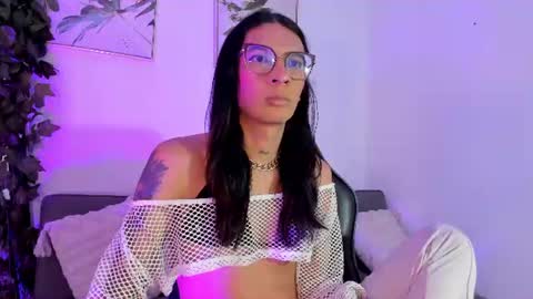 Snapshot of maddie_ray_ chatting on June 9, 3:07 am Maddie Ray online show from June 9, 3:07 am