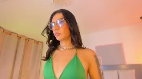 Snapshot of maddie_ray_ chatting on July 6, 3:03 pm Maddie Ray online show from July 6, 3:03 pm