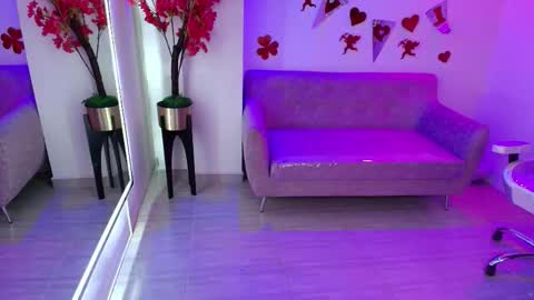 Snapshot of maddie_t18 chatting on February 26, 11:31 am maddie_t18 online show from February 26, 11:31 am