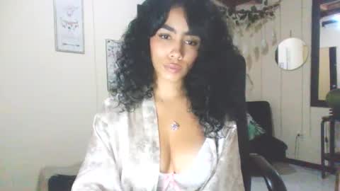 Snapshot of maddie_thompsonn chatting on October 10, 3:38 am maddie_thompsonn online show from October 10, 3:38 am