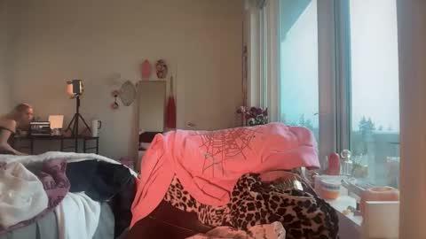 Snapshot of maddieblair1 chatting on February 7, 7:06 pm maddieblair1 online show from February 7, 7:06 pm