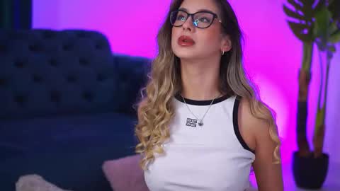 Maddie online show from December 1, 9:58 am