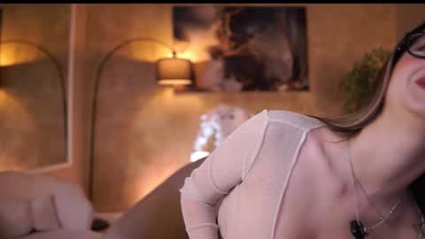 Maddie online show from December 14, 9:58 am