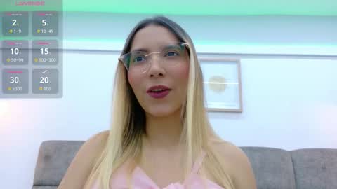 Snapshot of maddietease chatting on September 15, 12:16 pm maddietease online show from September 15, 12:16 pm
