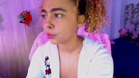 Snapshot of maddiie_and_clyde chatting on October 21, 3:24 pm maddiie and clyde online show from October 21, 3:24 pm