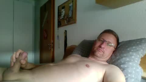 Snapshot of maddin8891 chatting on June 6, 11:26 am Maddin online show from June 6, 11:26 am