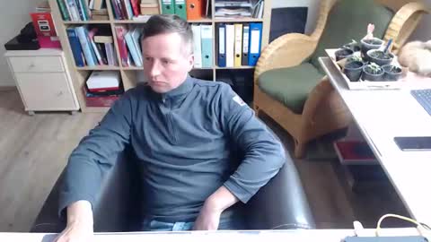 Snapshot of maddmax8 chatting on March 29, 12:16 pm Mad4You online show from March 29, 12:16 pm