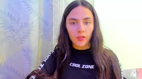 maddy8_ online show from December 29, 2:17 am