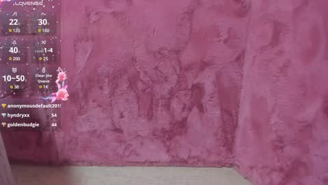 Maddy Please help me with your thumbs up its important online show from December 29, 11:29 pm