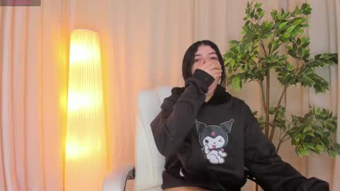 Maddy Please help me with your thumbs up its important online show from March 6, 4:08 am