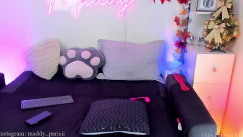 Maddy online show from December 3, 7:38 am