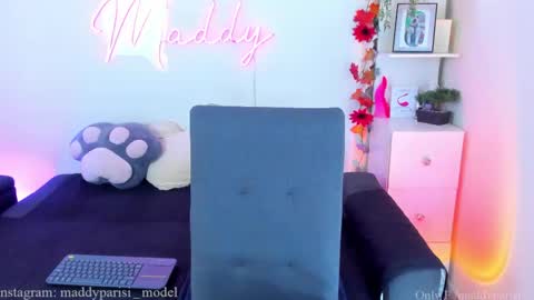 Snapshot of maddy_parisi chatting on April 28, 3:39 pm Maddy online show from April 28, 3:39 pm