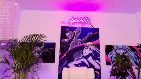 Snapshot of maddy_uwu chatting on December 5, 8:55 am maddy_uwu online show from December 5, 8:55 am