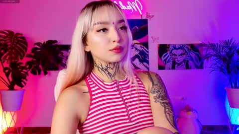 Snapshot of maddy_uwu chatting on February 27, 1:05 am maddy_uwu online show from February 27, 1:05 am