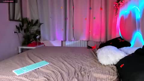 maddyfever online show from June 15, 1:35 pm