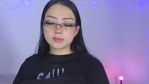 Snapshot of maddyghost chatting on February 20, 12:18 am Please followme and rate me your thumbs up online show from February 20, 12:18 am